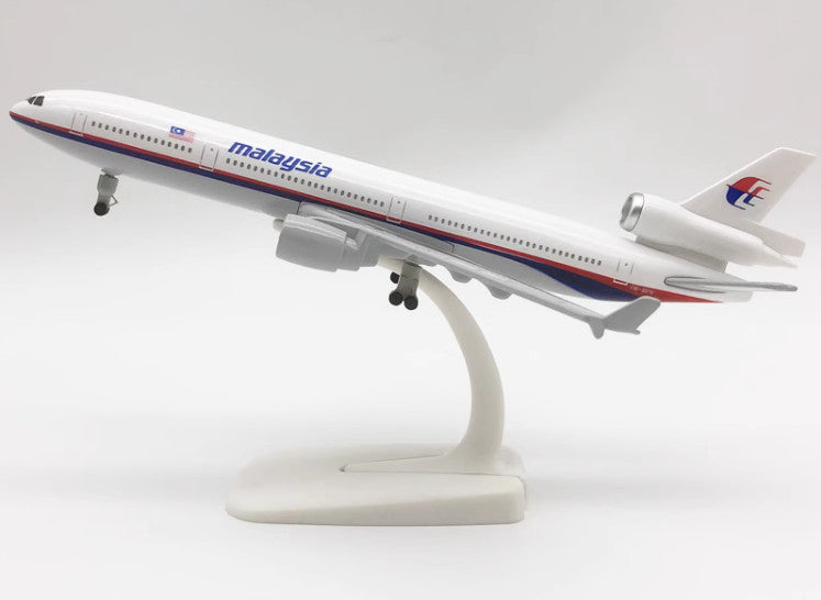 20CM Malaysia McDonnell Douglas MD-11 Passenger Aircraft Diecast Airplane Model