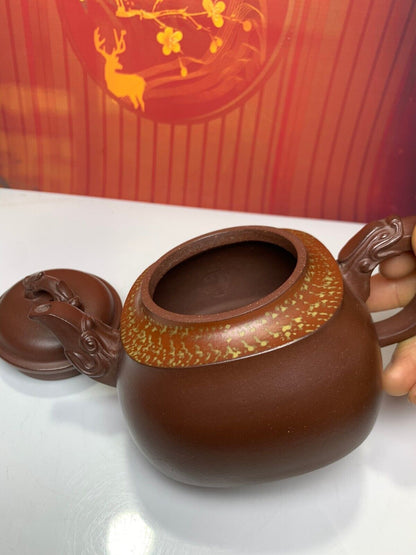 Chinese Yixing Zisha Clay Handmade Exquisite Teapot 品名：利龍 底款: 周国君
