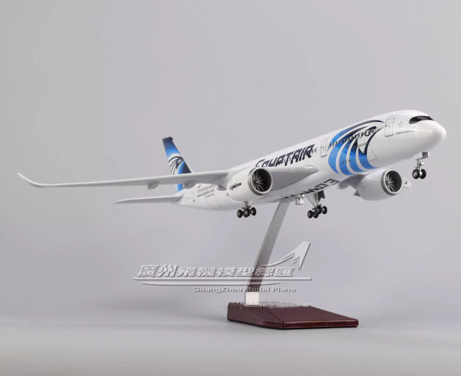 47CM 1:140 EGYPTAIR AIRBUS A350 Plane Aircraft Landing Gear Resin Airplane Model
