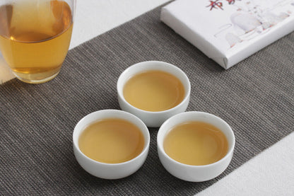200g Yunnan Pu'er Tea Bulang Spring Tip Pu'er Raw Brick Pre-Mingling Spring Tea