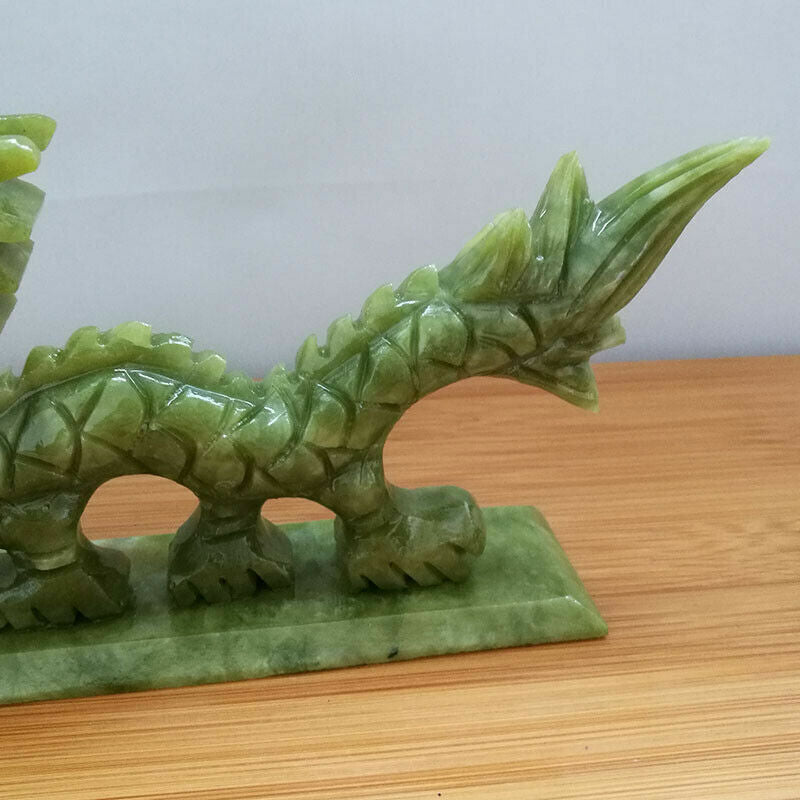 China Handmade Jade Carving Natural Jade Dragon Fengshui Decoration