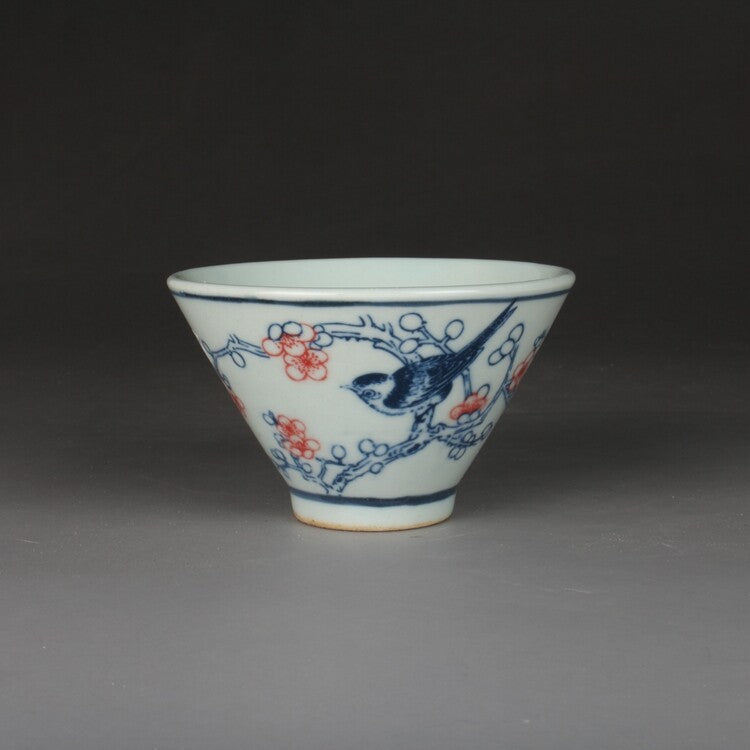 3.1" China Qing Blue White Porcelain Folk Kiln Red Glaze Plum Blossom Magpie Cup