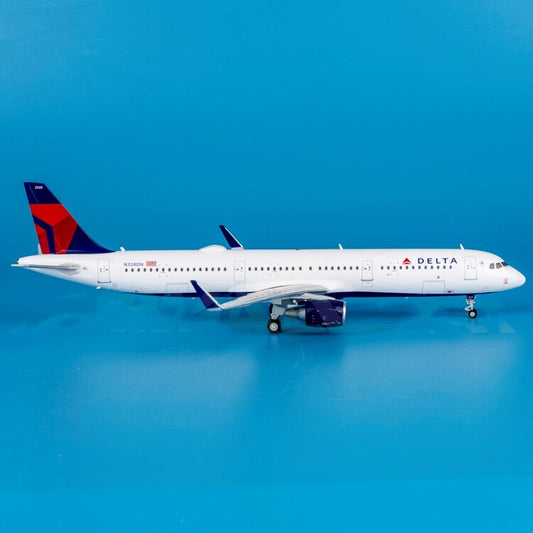 1:200 Geminijets Delta Air Lines Airbus A321 Passenger Airplane Diecast Model