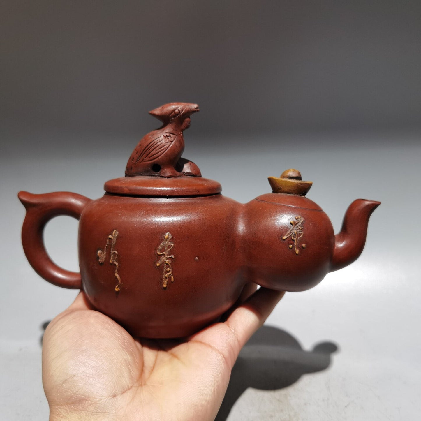 Chinese Yixing Zisha Clay Handmade Exquisite Teapot （葫芦壶 低款：陈鸣远)