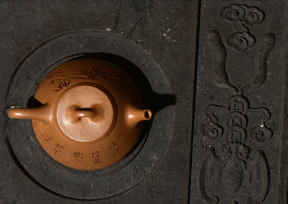 180cc Handmade Purple Sand Tea Pot Section Clay Shipiao Gongfu Tea Pot in Yixing, China-
