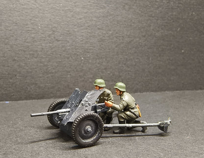 1/72 World War II German 37MM artillery+soldier model