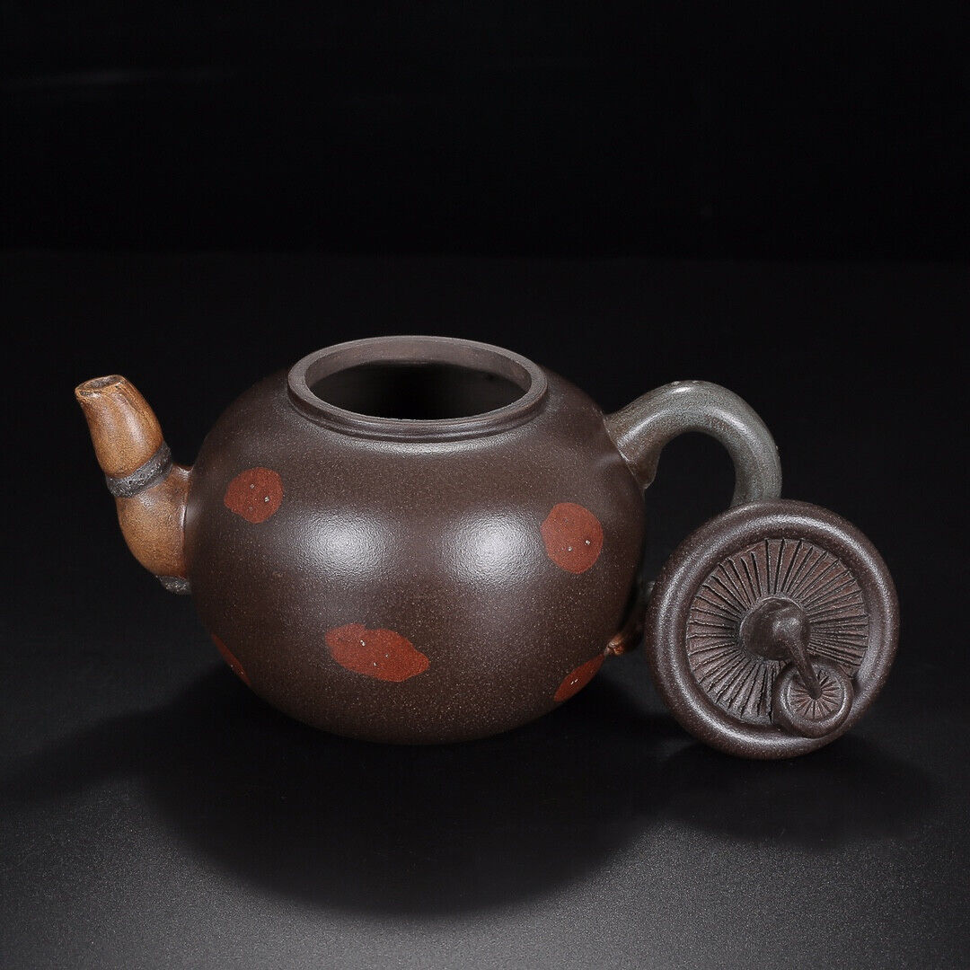 Chinese Yixing Zisha Clay Handmade Exquisite Teapot （蘑菇 底款：吕尧臣）