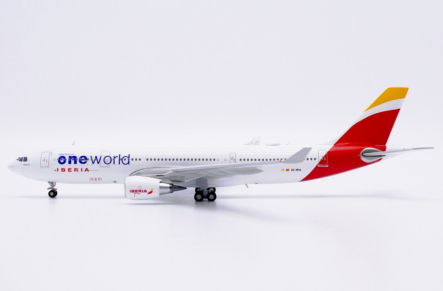 1:400 JC Wings Iberia Airbus A330-200 Passenger Airplane Diecast Aircraft Model
