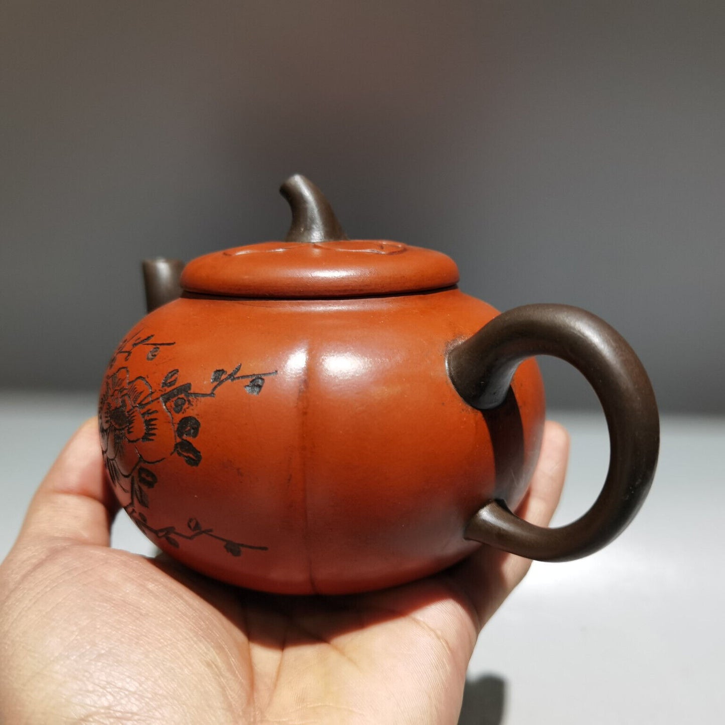 Chinese Yixing Zisha Clay Handmade Exquisite Teapot （花开富贵 低款：周桂珍 )