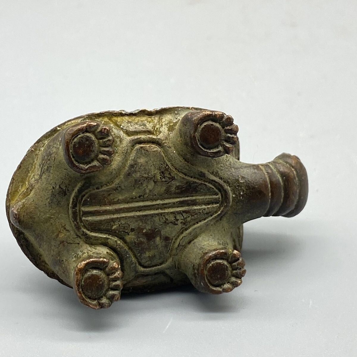 Mini Rare Chinese bronze tortoise Statue Figurine home decoration