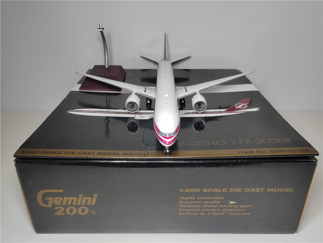 1:200 36CM Geminijets QATAR B777-300ER Passenger Airplane Diecast Aircraft Model