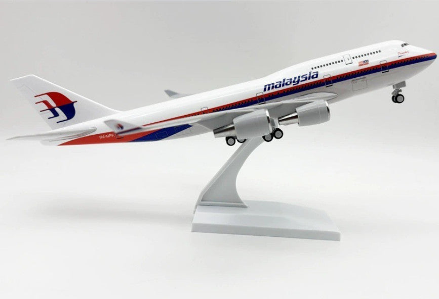 30CM Malaysia BOEING 747-400 Passenger Plane Landing Gear Resin Aircraft Model