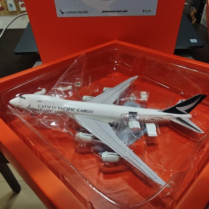 1:400 JC Wings Cathay Pacific B747-8FPassenger Airplane Diecast Aircraft Model