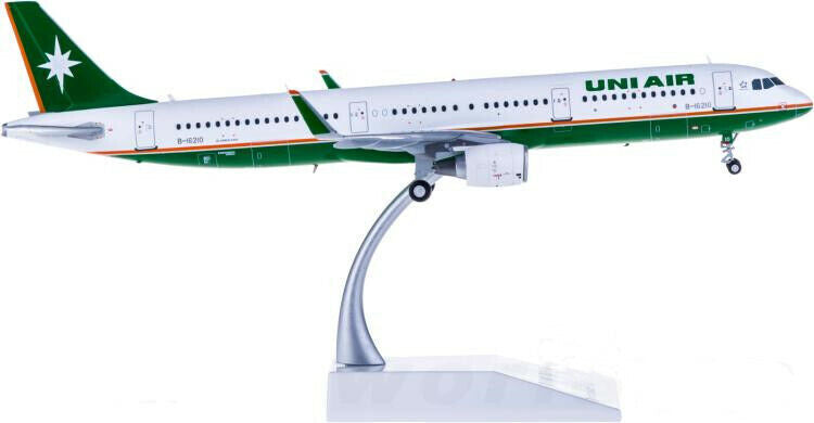 1:200 22CM JC WINGS UNI AIR AIRBUS A321 Passenger Airplane Diecast Plane Model