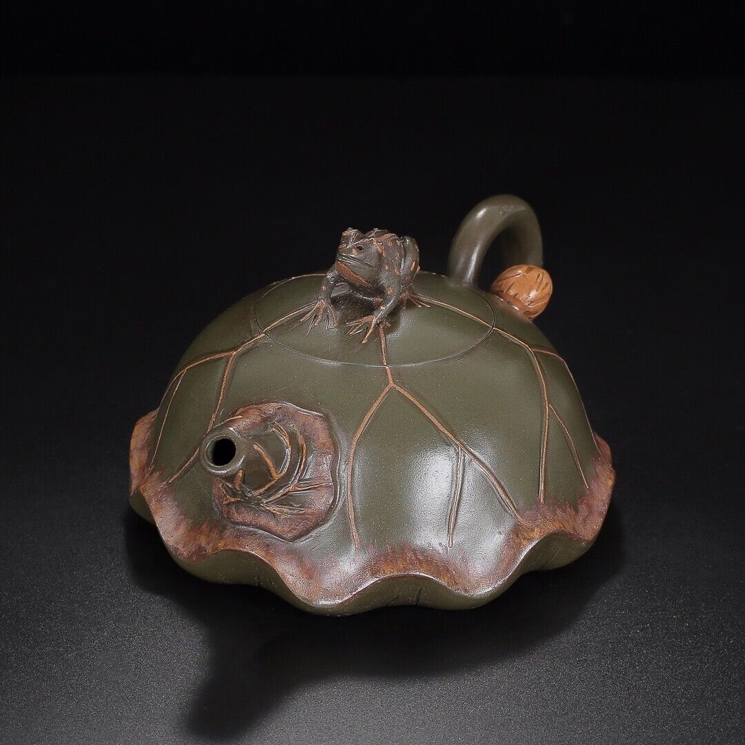 Chinese Yixing Zisha Clay Handmade Exquisite Teapot（荷叶青蛙 底款：蒋蓉）