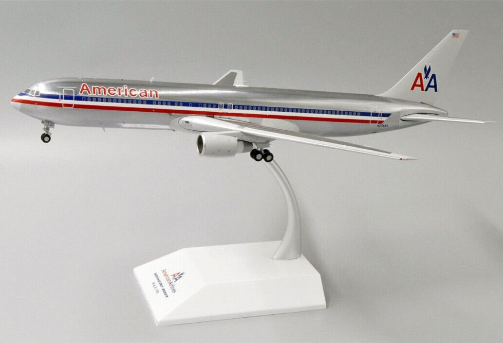 1:200 28CM JC Wings American B767-300ER Passenger Plane Diecast Aircraft Model