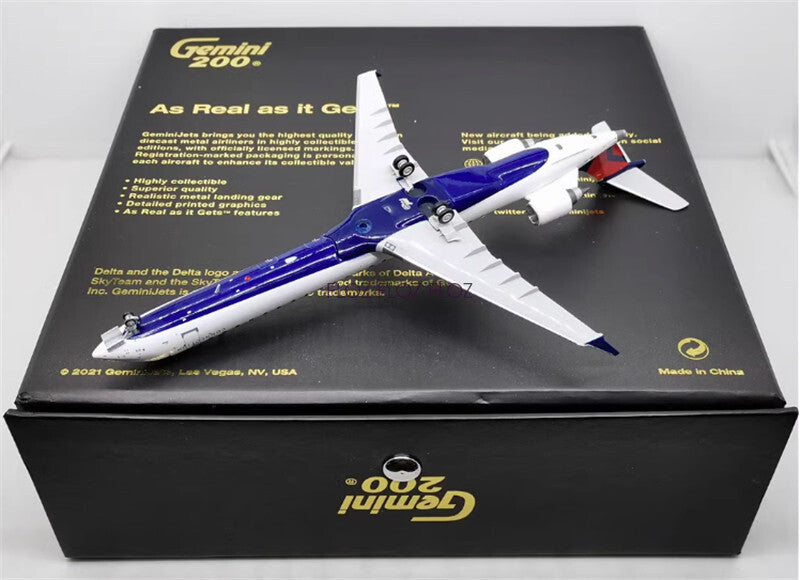 Geminijets for DELTA for BOMBARDIER CRJ900 N821SK 1/200 Aircraft Pre-built Model