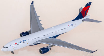 1:400 Geminijets Delta Air Lines Airbus A330-200 Passenger Plane Diecast Model