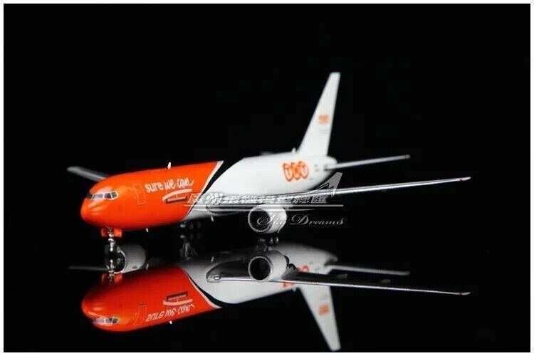 1:400 Phoenix TNT BOEING 767-300ER Passenger Airplane Diecast Aircraft Model
