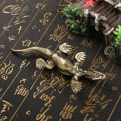 Komodo Dragon Statue Brass Carving Ornament Creative Tea Pet Fun Copper Decor