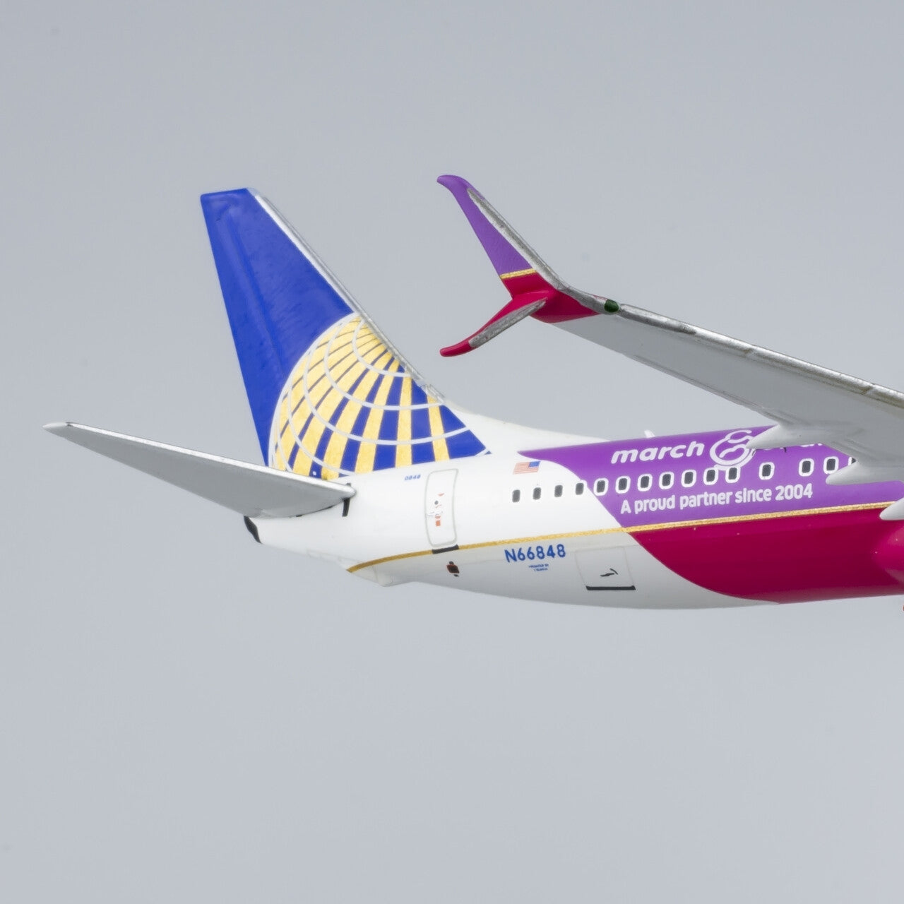 1:400 NG Model UNITED BOEING 737-900ER Passenger Airplane Diecast Aircraft Model