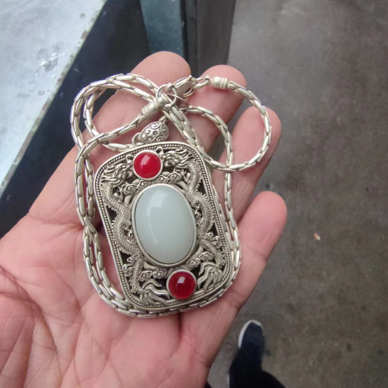 Chinese Old Tibetan Silver Hand CarvingGemstone inlay necklace pendant Collect