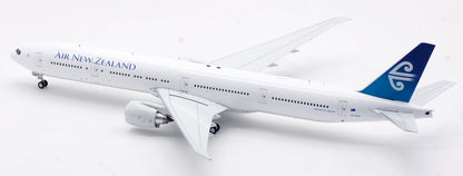 INFLIGHT 1:200 AIR NEW ZEALAND Boeing B777-300 Diecast Aircraft Jet Model ZK-OKM