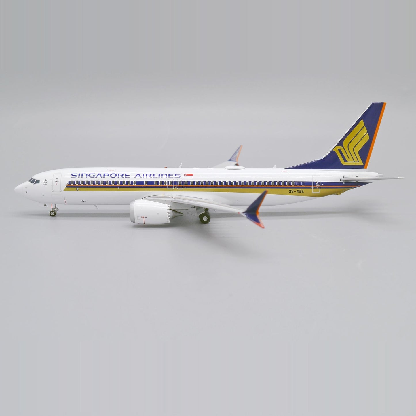 1:200 JC Wings Singapore Airlines B737 MAX 8 Passenger Airplane Diecast Model
