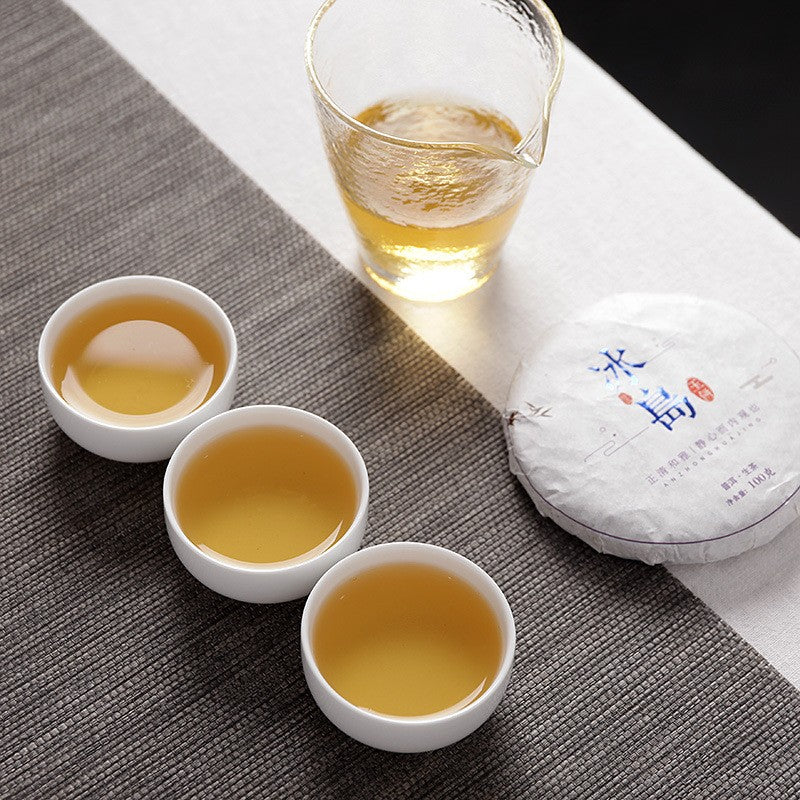 100g Yunnan Pu'er Tea 2018 Iceland Big Tree Tea Raw Tea