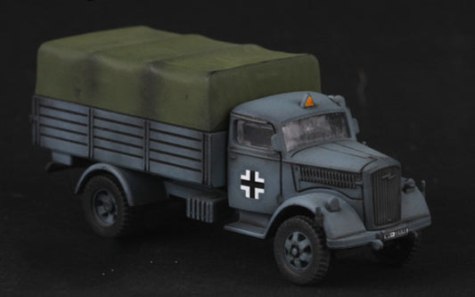 PINMO GERMAN Opel Transport truck Winter camouflage 1/72 Plastic Truck Model