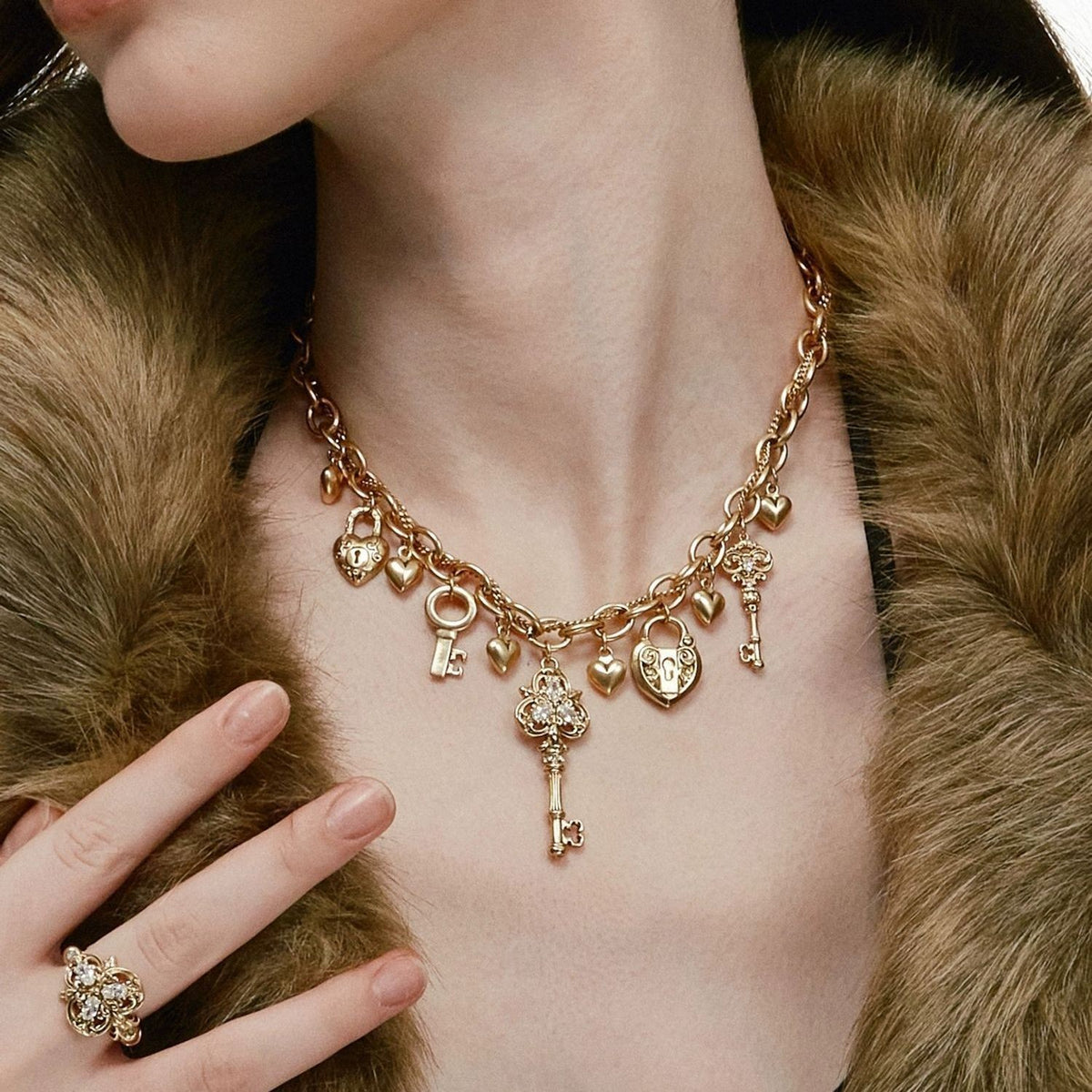 Vintage Gold Key Pendant Layered Chain Necklace