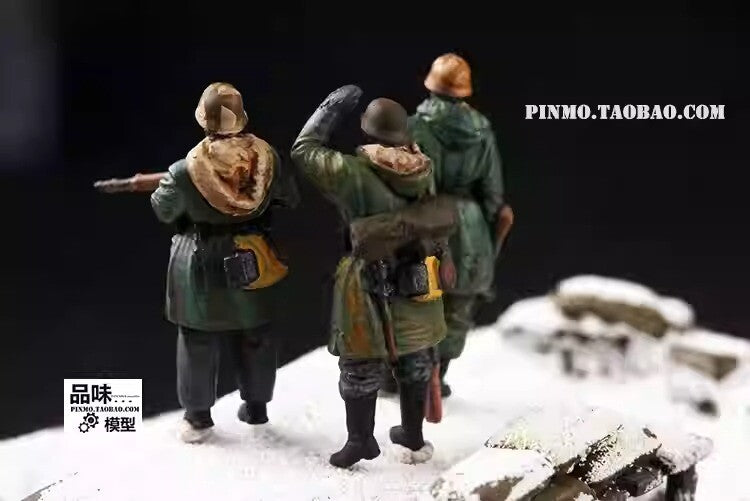 1/72 German Winter Soldier Model with 3 Soldiers
