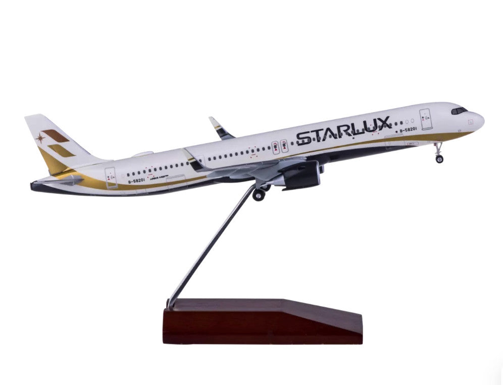 1:200 Hogan STARLUX AIRBUS A321neo Passenger Airplane ABS Plastic Aircraft Model