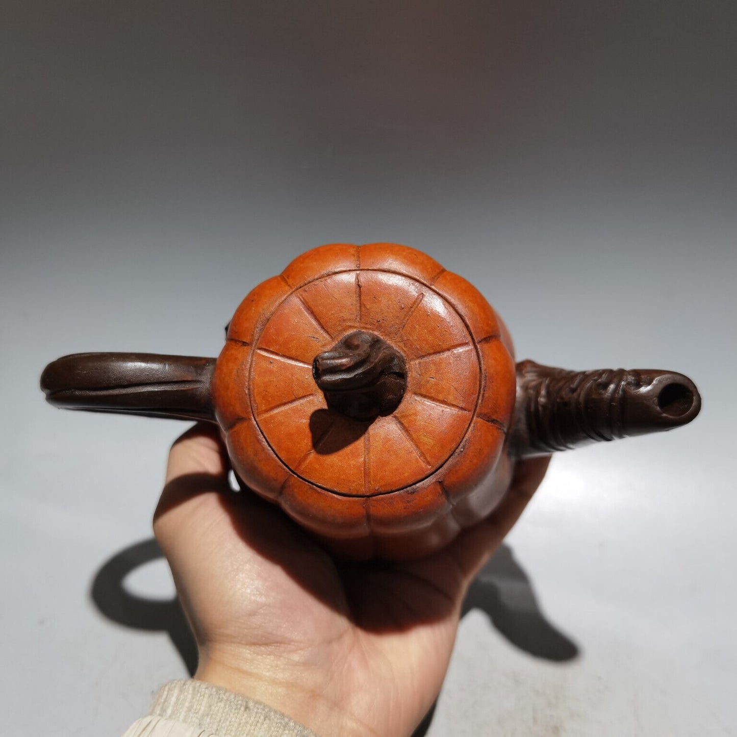 Chinese Yixing Zisha Clay Handmade Exquisite Teapot （高金瓜壶 底款：蒋蓉 )