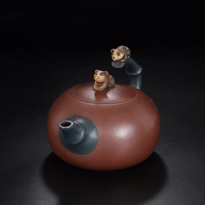 Chinese Yixing Zisha Clay Handmade Exquisite Teapot （国宝 底款：周桂珍）