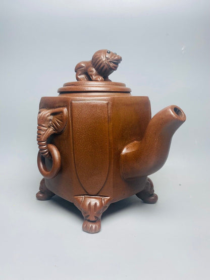Chinese Yixing Zisha Clay Handmade Exquisite Teapot （威震四方 底款：施小马）