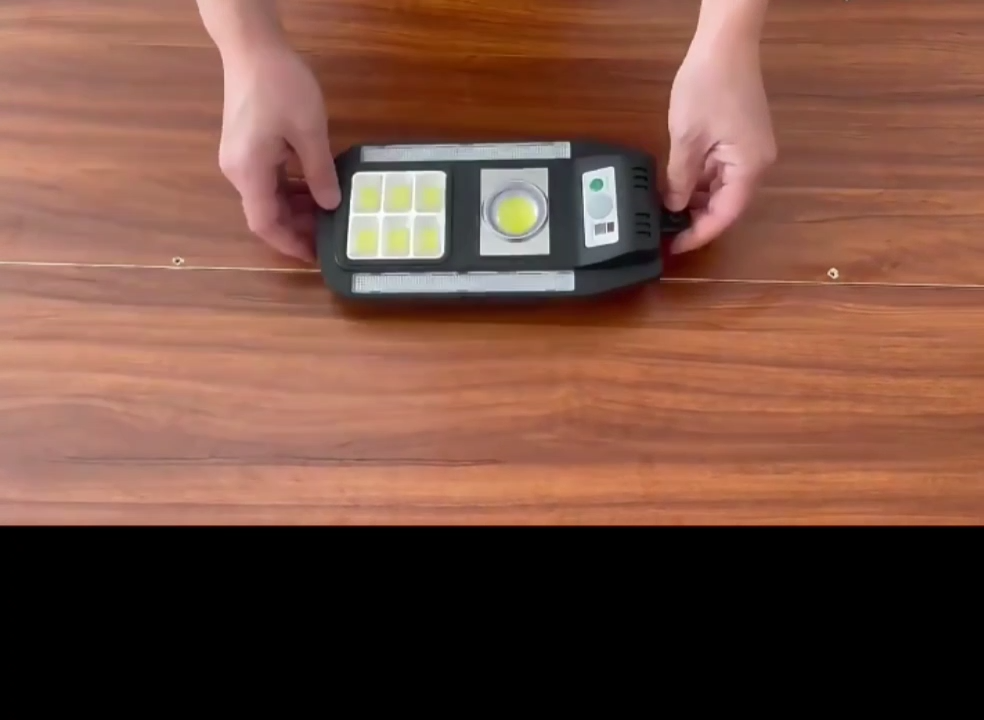 Lampara Luz LED Solar de Policia Para Exterior Con Sensor De Movimiento en Casa