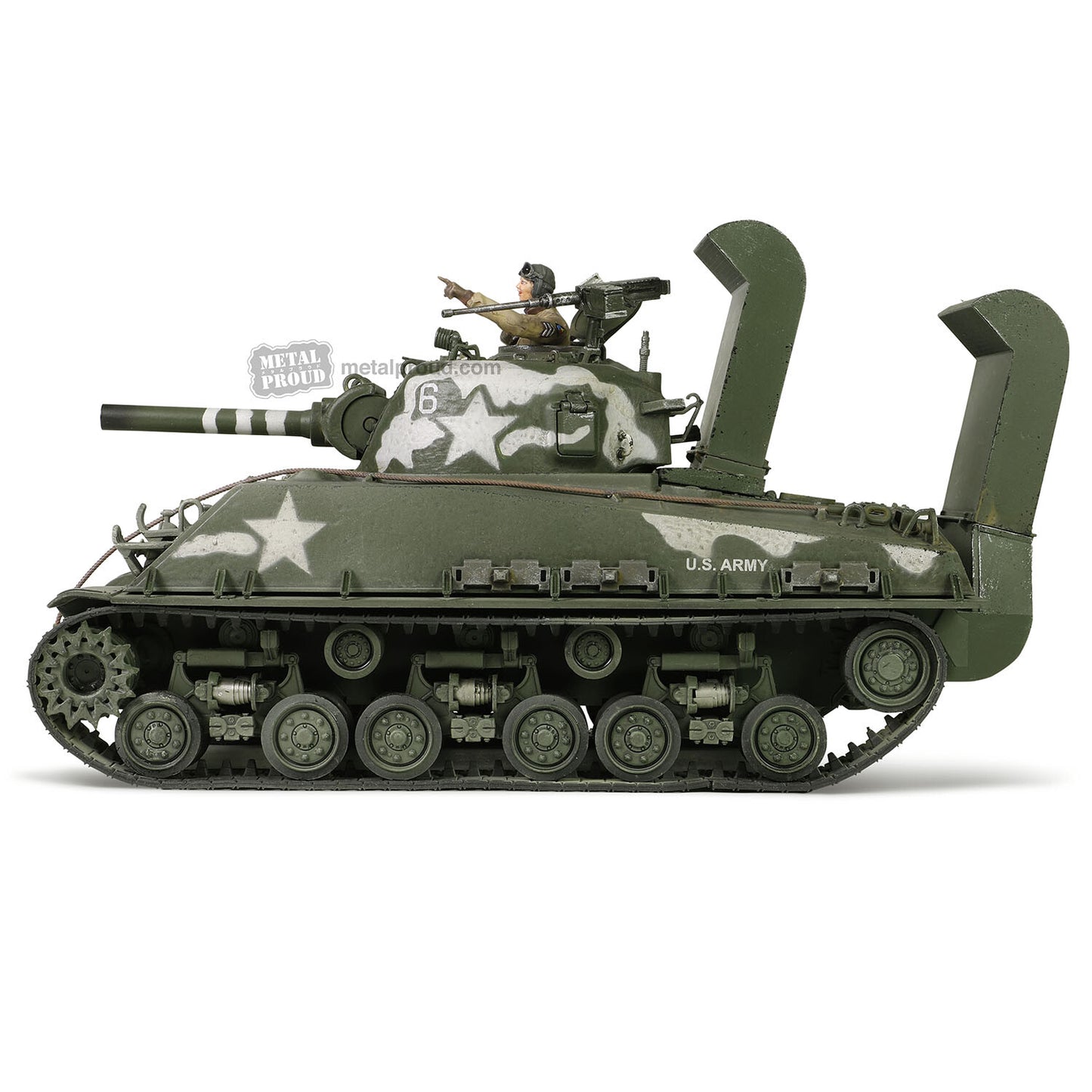 1:32 Forces of Valor U.S. Amphibious Sherman M4E8 Tank Diecast Military Model