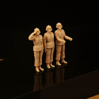 1/72 1/87 Modern PLA Tank Crewman Inspection 3-Persons Unpainted Model