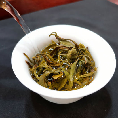 Pu'er Tea Brown Mountain Banzhang Ancient Tree Pressed 357g Pu'er Raw Tea Cake