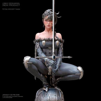1/24 resin figure model Cross swordswoman Warrior Unassembled Unpainted