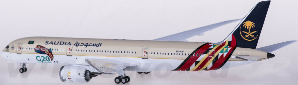 1:400 NG Model Saudia BOEING 787-9 Passenger Aircraft Diecast Airplane Model