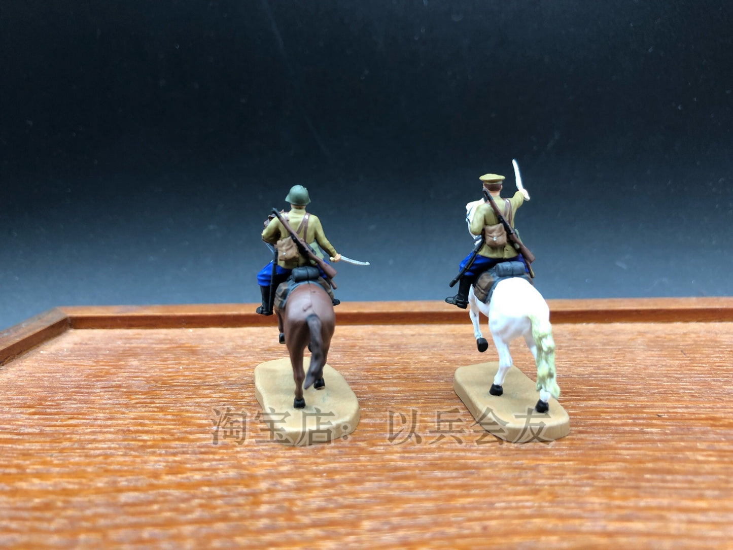 1/72 2Pcs World War II Soviet Cavalry Officer Soldier Model