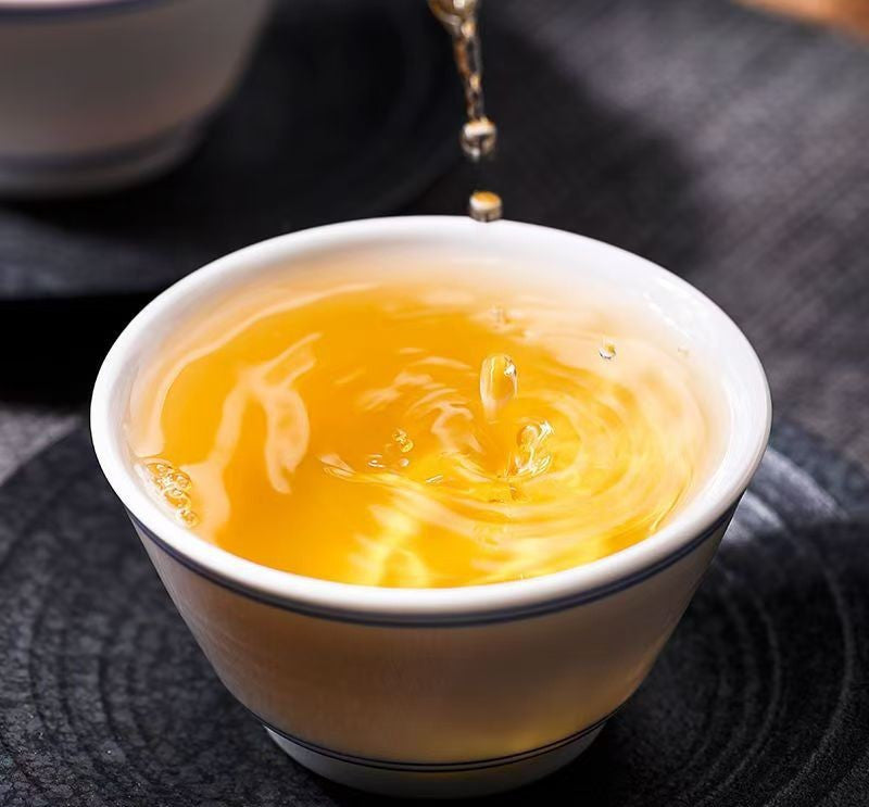2022 Da Xue Shan (Big Snow Mountain) Raw Pu-erh Tea Cake.Golden Leaf 357g