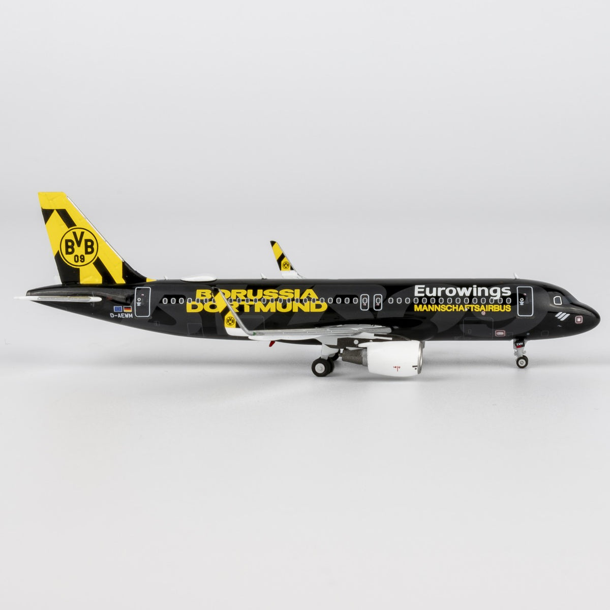 1:400 NGmodels Eurowings Airbus A320-200 Passenger Airplane Diecast Plane Model
