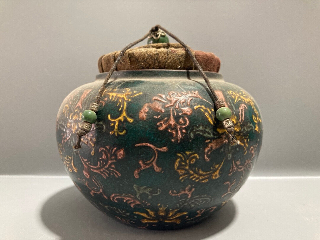 Chinese Yixing Zisha Clay Handmade Exquisite Purple Clay Tea Pot （紫砂茶叶罐）