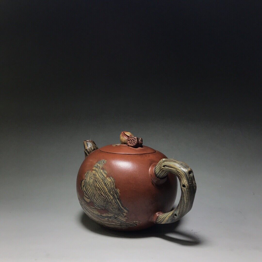 Chinese Yixing Zisha Clay Handmade Exquisite Teapot （绞泥寿桃 底款：周桂珍）