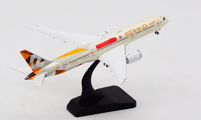 JC Wings Etihad Airways for Boeing 787-9 A6-BLM Flaps down 1:400 plane model