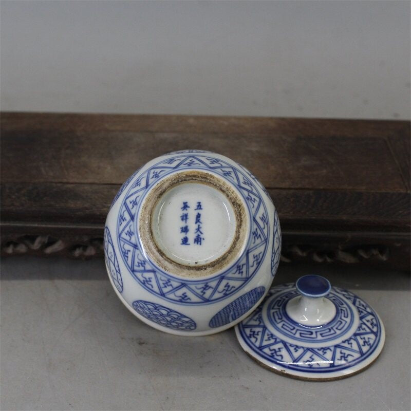 3.3" Collection Chinese Blue-and-white Porcelain Tea-leaf Lid Pot