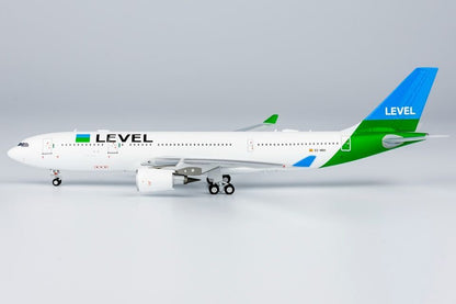 1:400 NG Model LEVEL AIRBUS A330-200 Passenger Airplane Diecast Aircraft Model